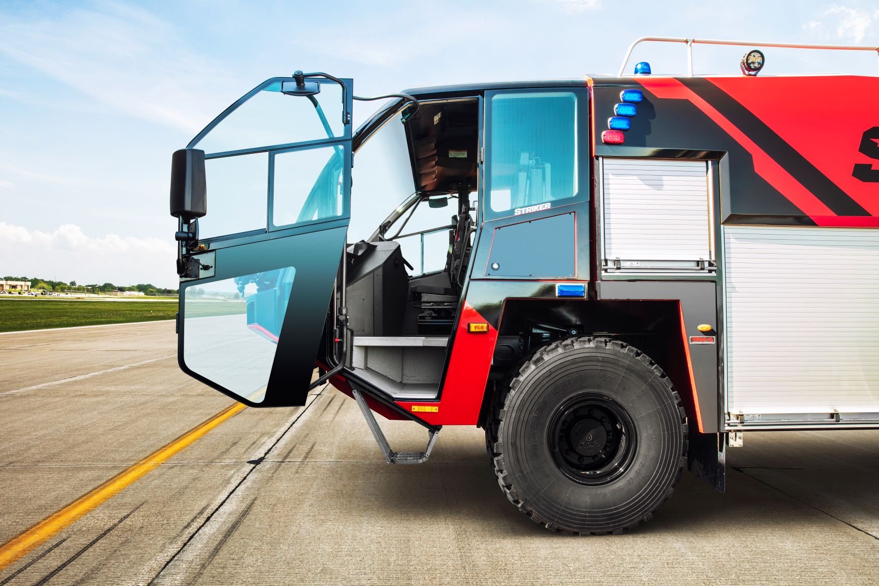 Oshkosh ARFF Striker Bus Style Doors